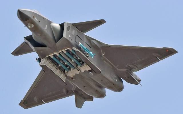 敵人倒吸冷氣！殲-20“野獸模式”刷爆全網(wǎng)掛滿14枚空空導(dǎo)彈！網(wǎng)友：不要隱身了？(圖11)