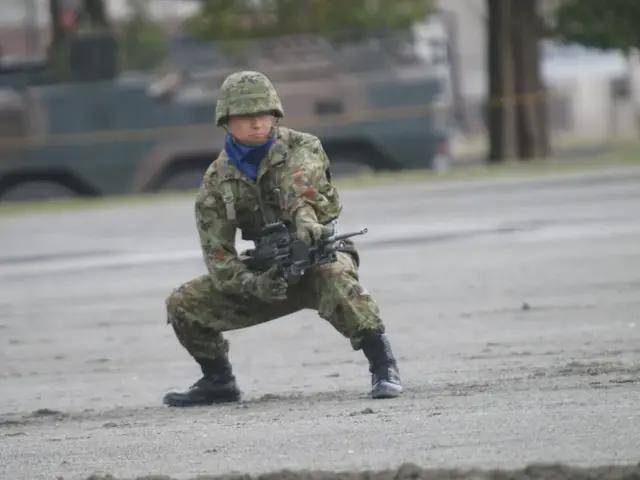 Im（中國(guó)體育）：最離奇的死法？日本自衛(wèi)隊(duì)員被機(jī)槍砸中胸口當(dāng)場(chǎng)死亡！(圖9)