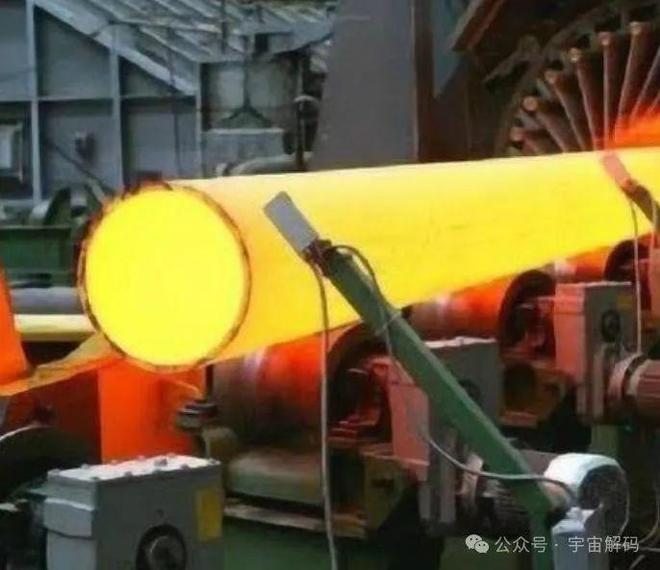 被美技術(shù)封鎖30年中國(guó)用三年打破壟斷造出36萬(wàn)噸鋼鐵巨獸！(圖2)
