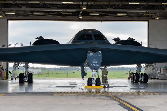 俄羅斯轟炸機(jī)“傻呵呵”露天停放被烏軍擊中41架是因?yàn)樽袷孛蓝鞱ew-START規(guī)定？(圖4)